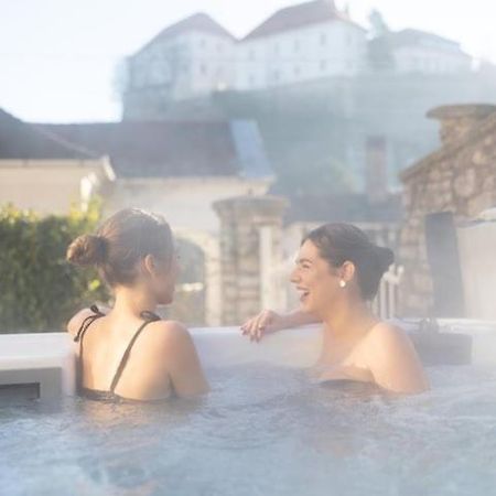 Veszprém Frida Apartman, Exkluziv Varpanoramaval, A Belvaros Sziveben, Ingyenes Parkolassal מראה חיצוני תמונה