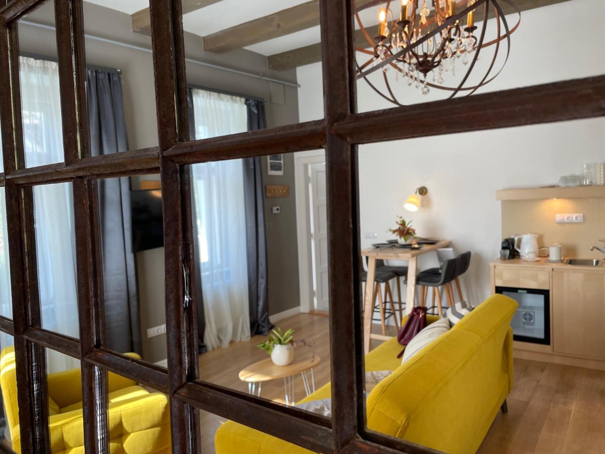 Veszprém Frida Apartman, Exkluziv Varpanoramaval, A Belvaros Sziveben, Ingyenes Parkolassal מראה חיצוני תמונה